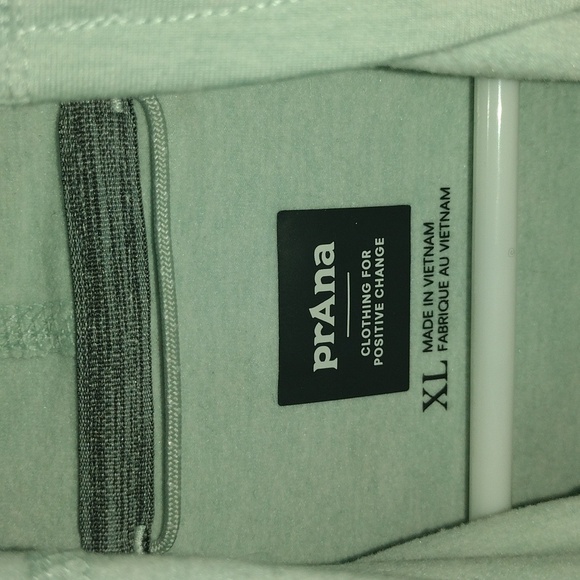 Prana Ice Flow Pullover Long Sleeve Sage Green Athletic Top with Thumb Holes XL - Picture 4 of 7